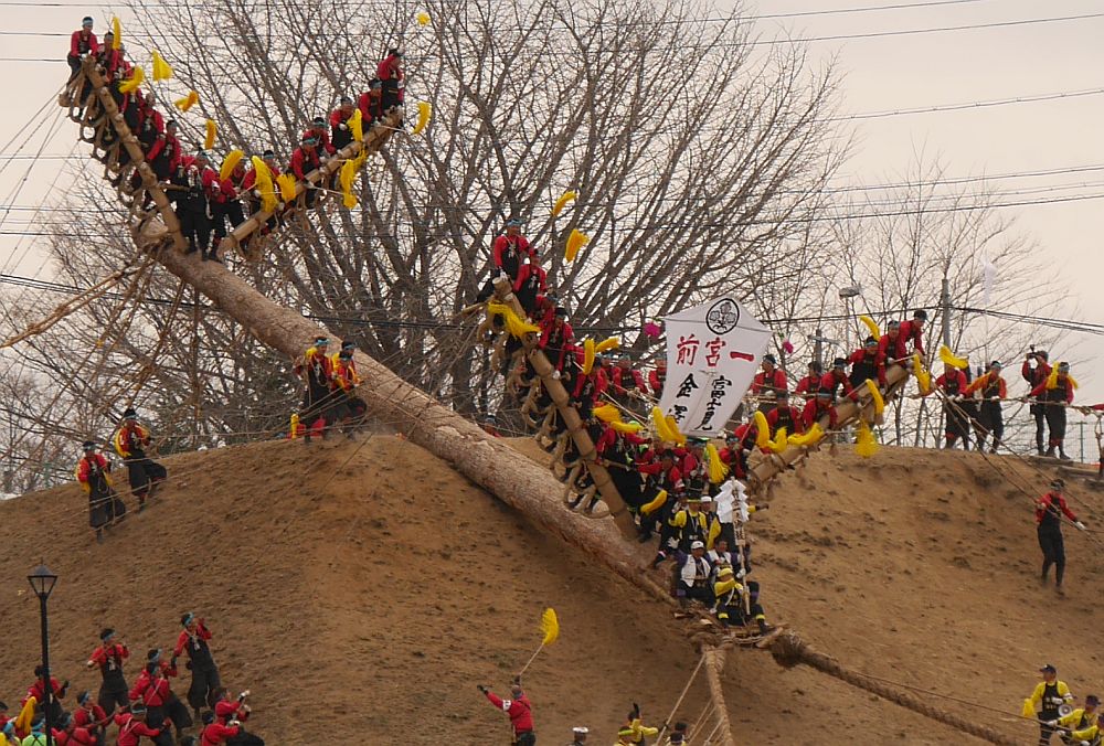 御柱祭「木落し」実施へ コロナで前回見送り―長野・諏訪大社